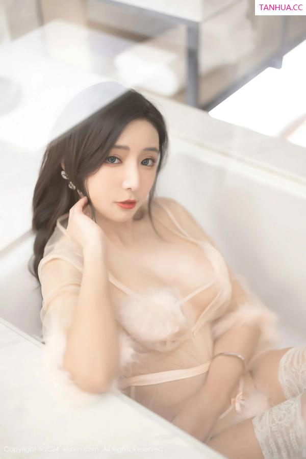 王馨瑶  [XiuRen]高清写真图 2024.04.11 No.8378 王馨瑶yanni 丝袜美腿第46张图片